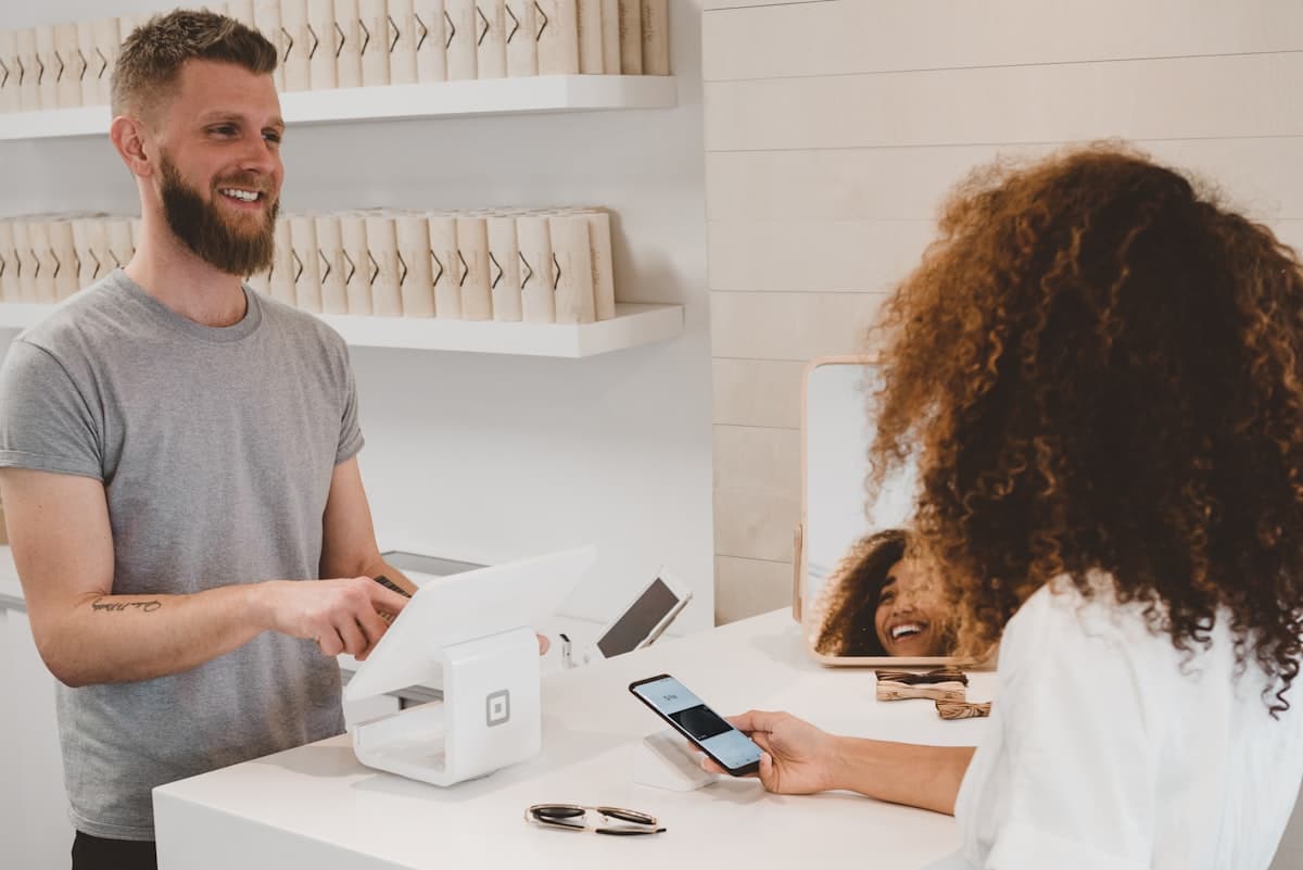 Warum unterscheiden sich die Medikamentenpreise zwischen Online-Apotheken?